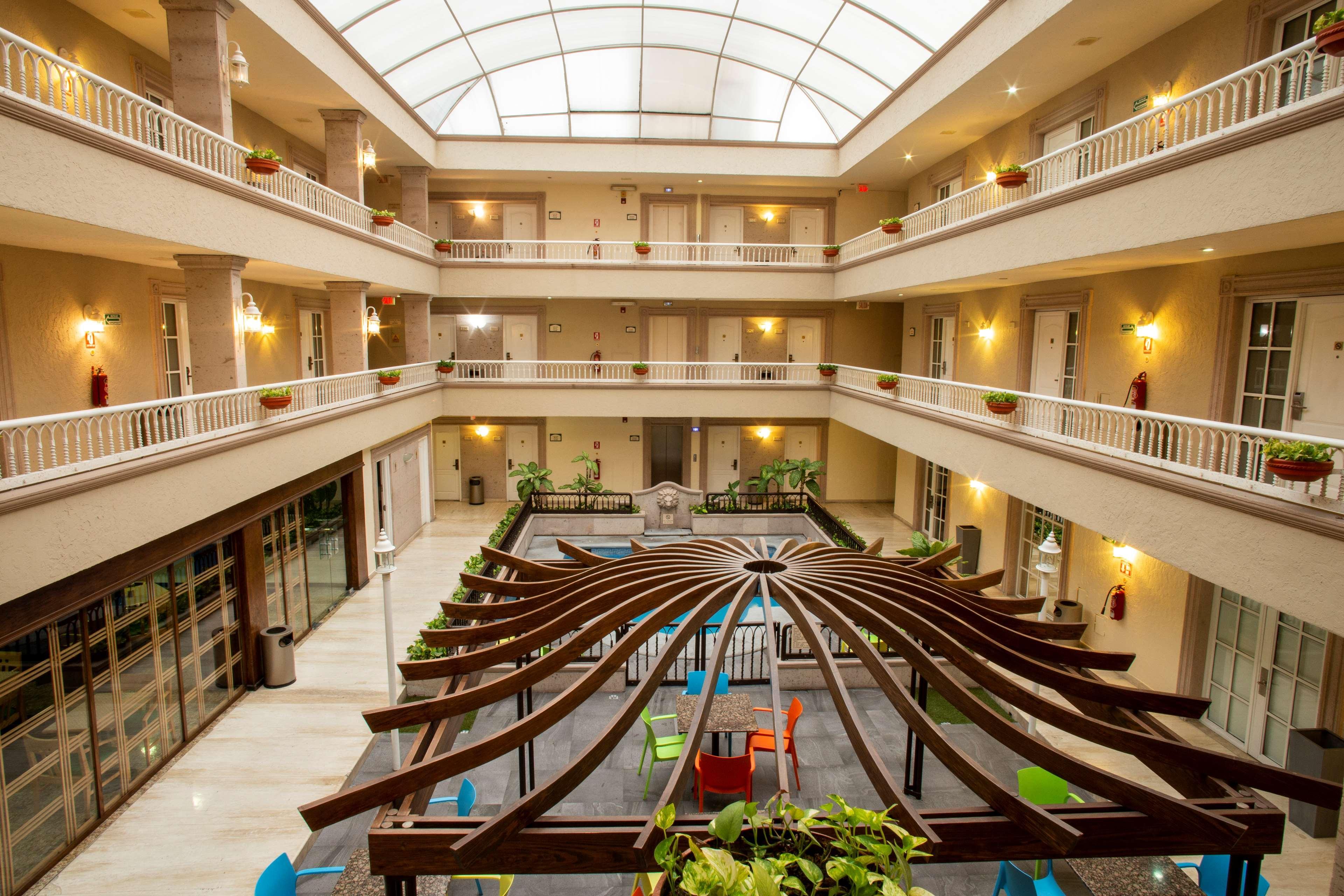 Best Western Plus Monterrey Colon Buitenkant foto