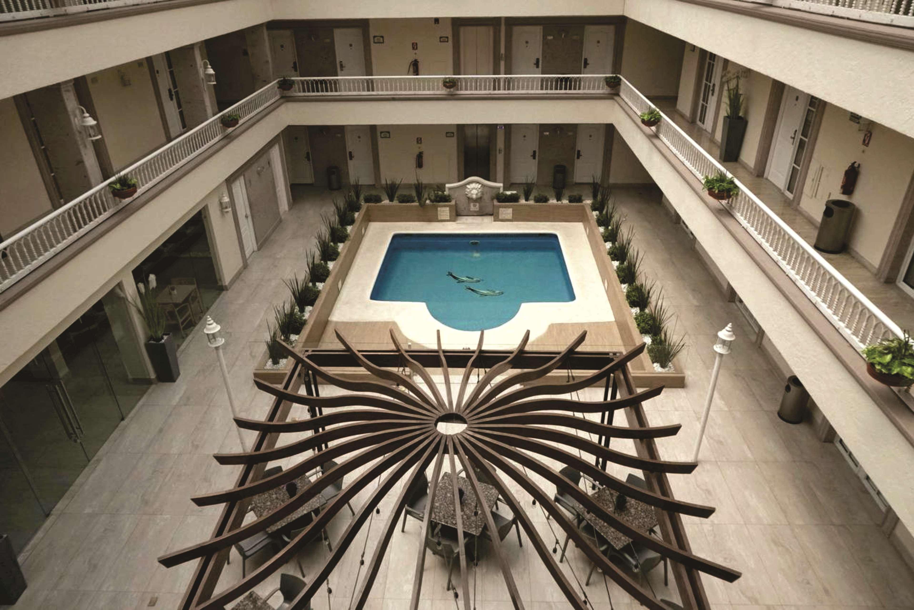 Best Western Plus Monterrey Colon Buitenkant foto
