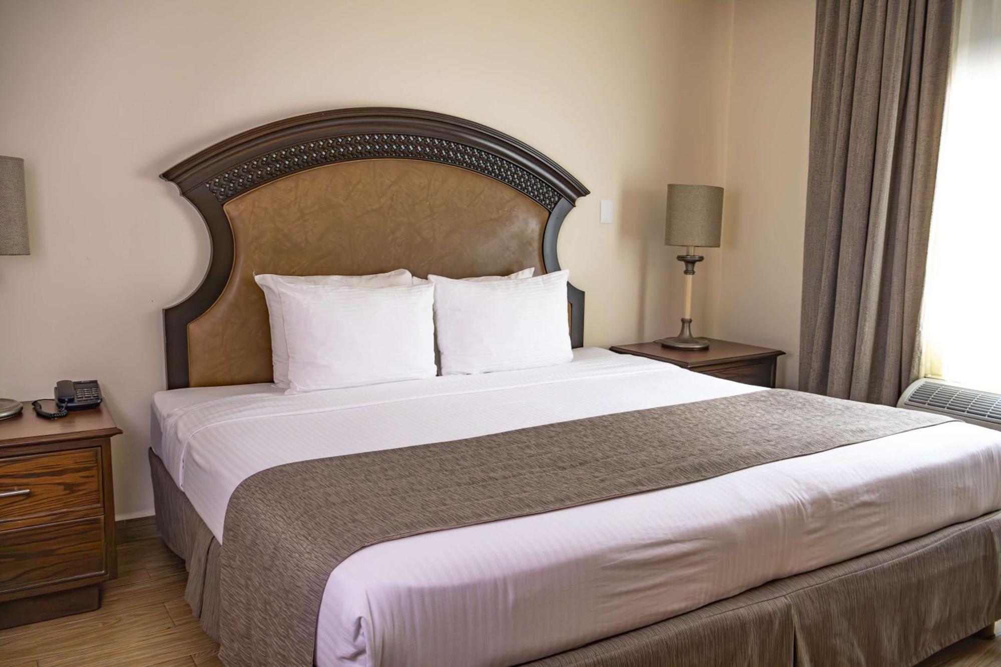 Best Western Plus Monterrey Colon Buitenkant foto