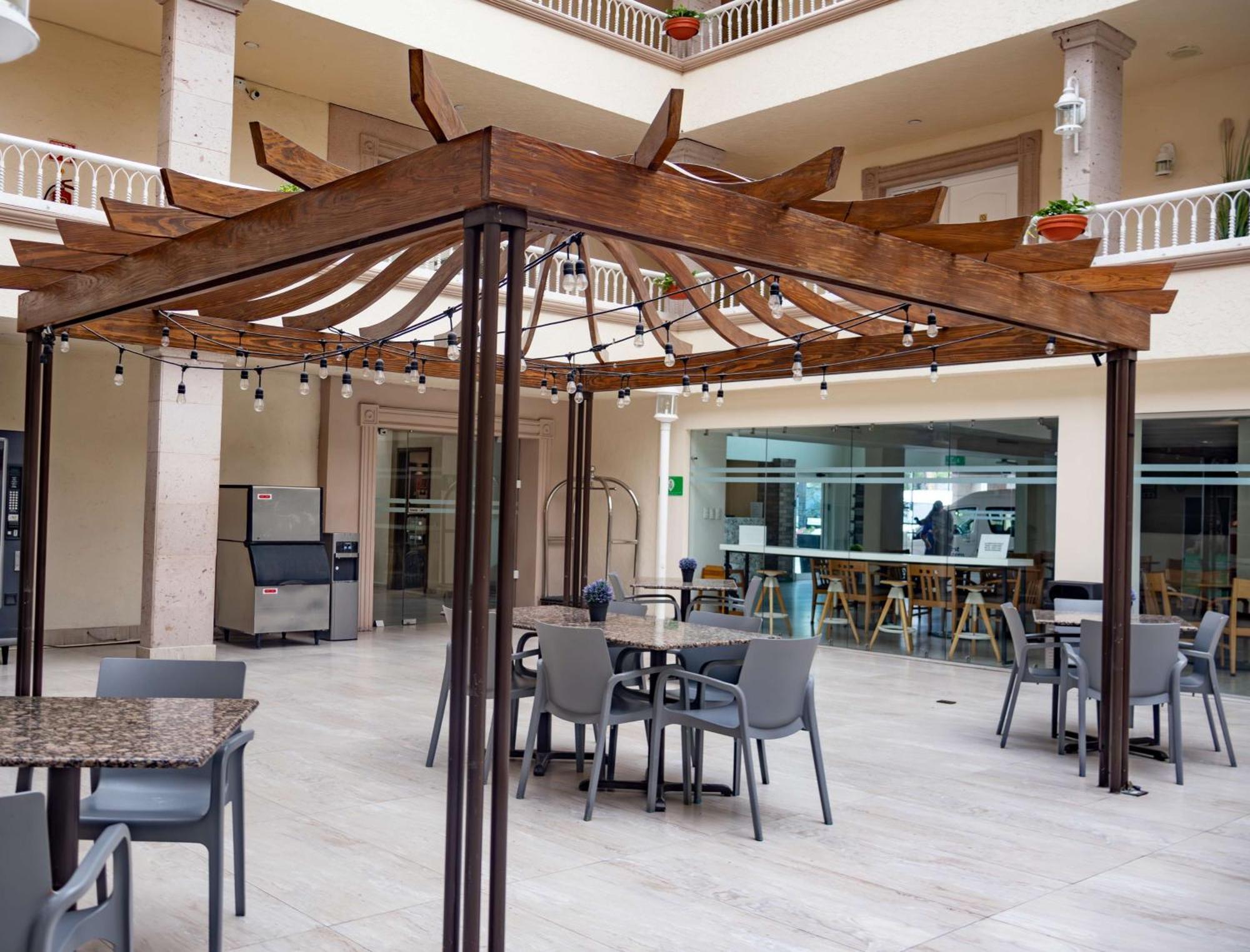 Best Western Plus Monterrey Colon Buitenkant foto